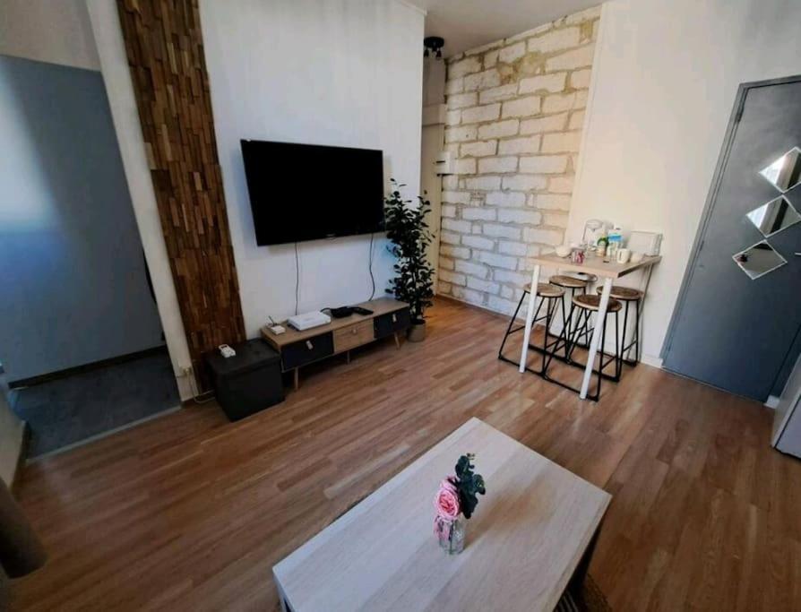 Logement Cosy Pour 4, Wifi, Centre Ville Montpellier Extérieur photo