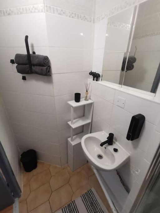 Logement Cosy Pour 4, Wifi, Centre Ville Montpellier Extérieur photo